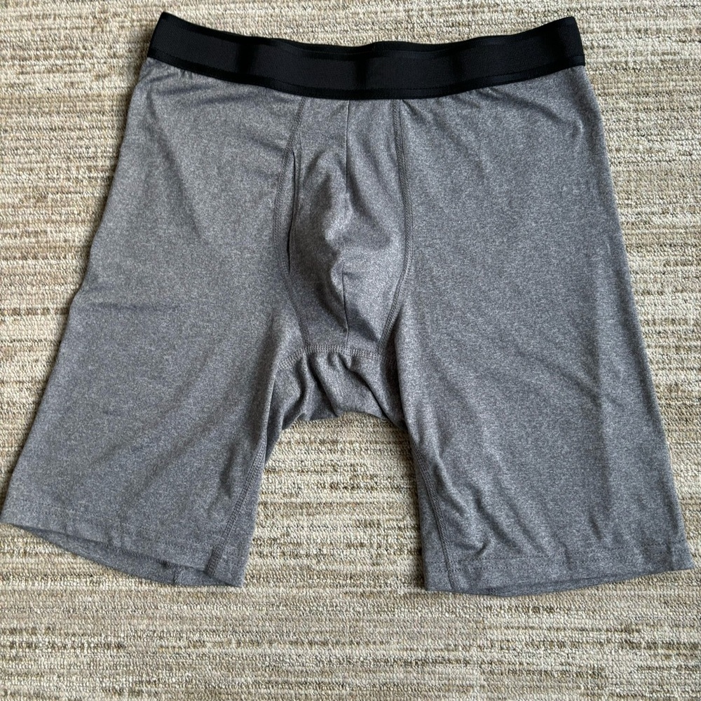 ATHLETIC WORKS MENS PRE-OWNED HEATHER GRAY POLY / SPANDEX BOXER BRIEF MEDIUM